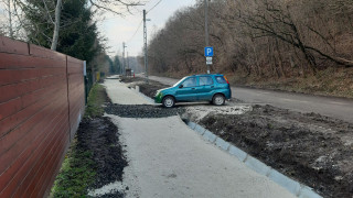 Kész műtalaj, övárok és csőáteresz a kapubejáróhoz 9/10 szelv.